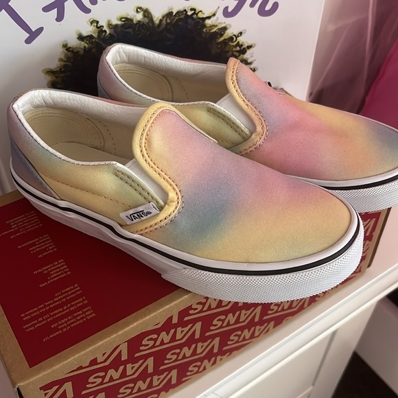 Vans (Aura Shift) Multi-Colored Classic Slip On Shoe Girls Size 13.5 - Picture 3 of 13